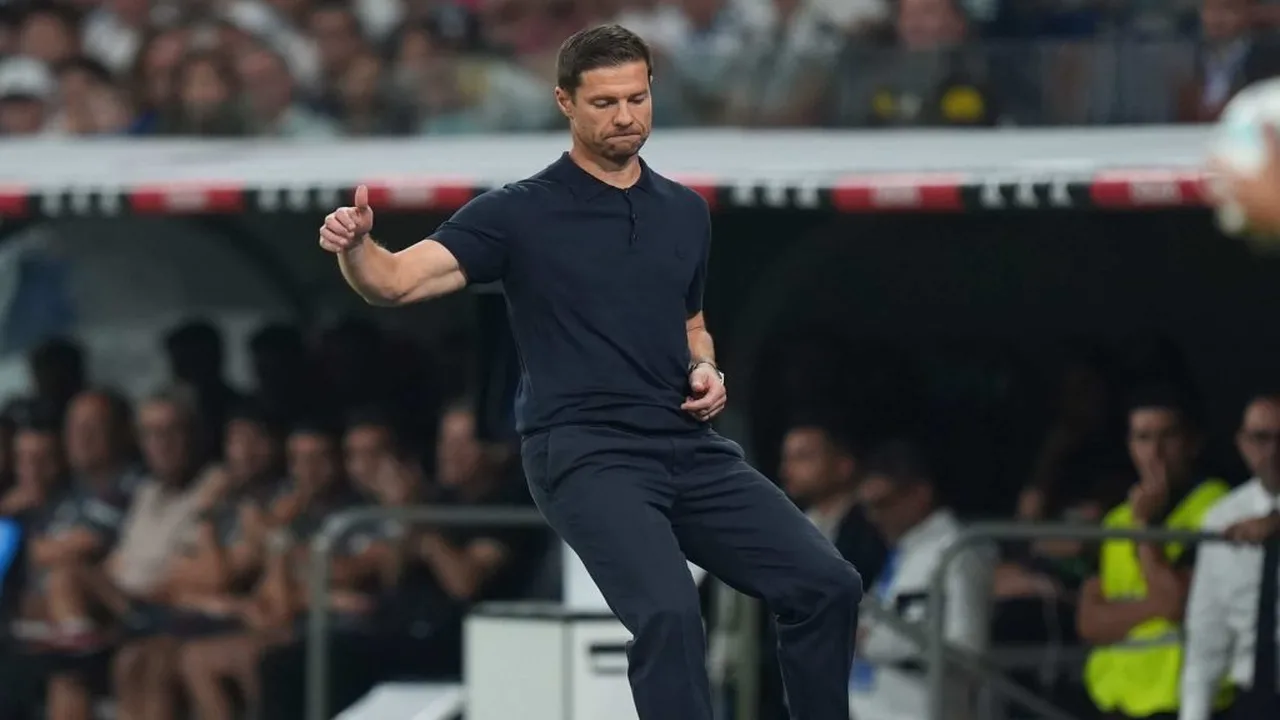 اتفاق سري يمهد طريق عودة تشابي ألونسو إلى تدريب فريق ليفربول الإنجليزي